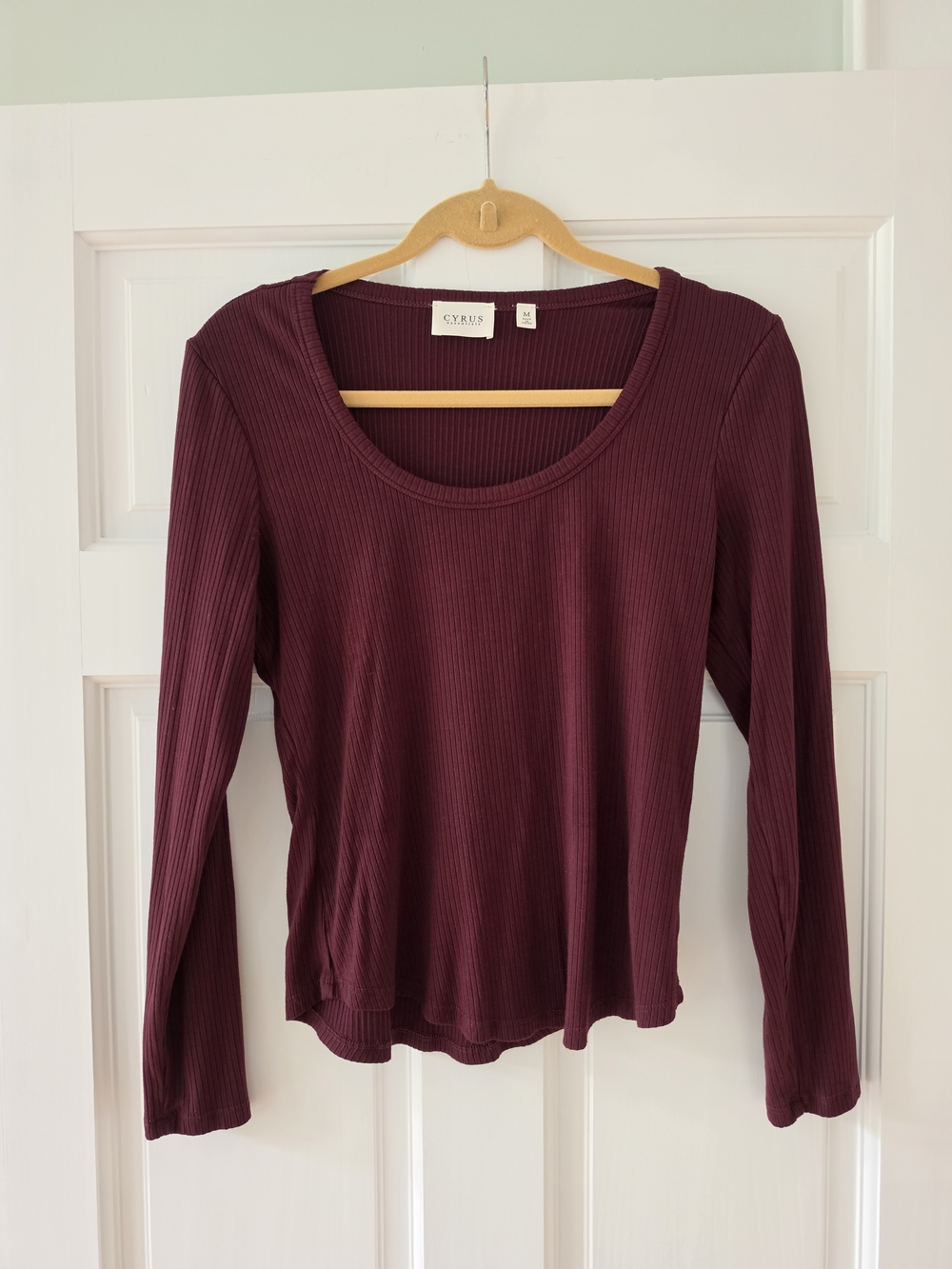 Cyrus Ribbed Long-Sleeve Scoop Neck Top in Burgundy
